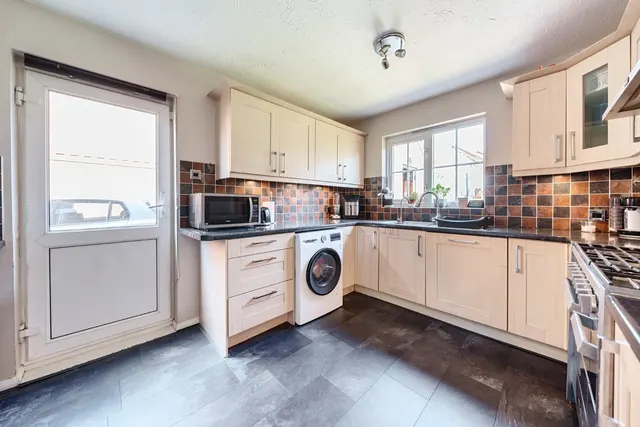 Eltham Avenue, Cippenham, SL1, photo 3