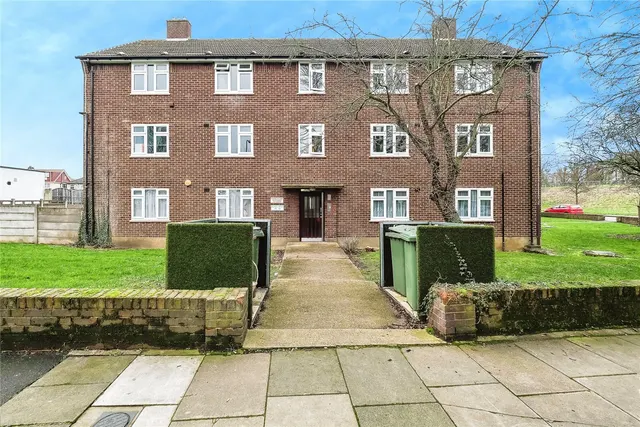 Claybury Broadway, Ilford, IG5, photo 1