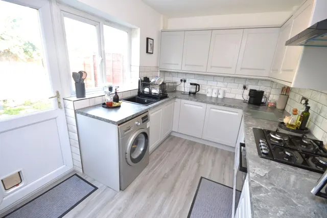 Aspen Close, Stockport, photo 3