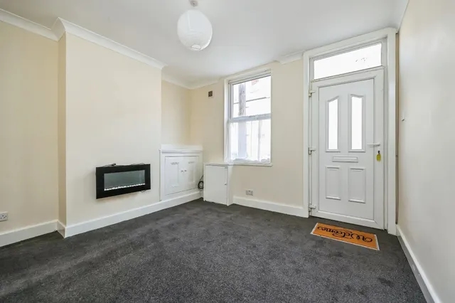 Carlingford Road, Hucknall, NG15, photo 2