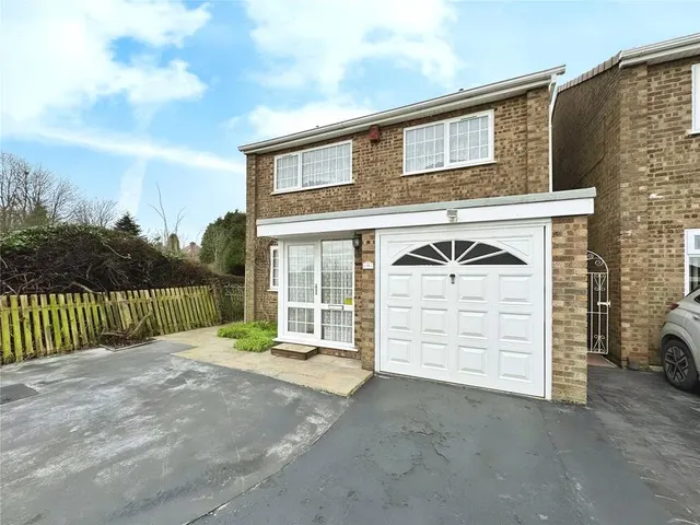 The Larches, Exhall, CV7, photo 2