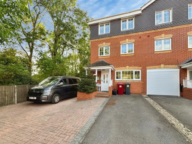 Henley Road, Caversham, RG4, photo 1