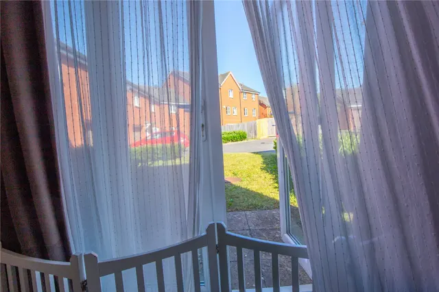 Emerson Square, Bristol, BS7, photo 3