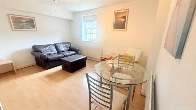 Photo 2 — Chaloner Grove, Wakefield, West Yorkshire, WF1