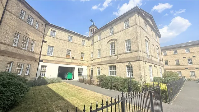 Chaloner Grove, Wakefield, West Yorkshire, WF1, photo 1