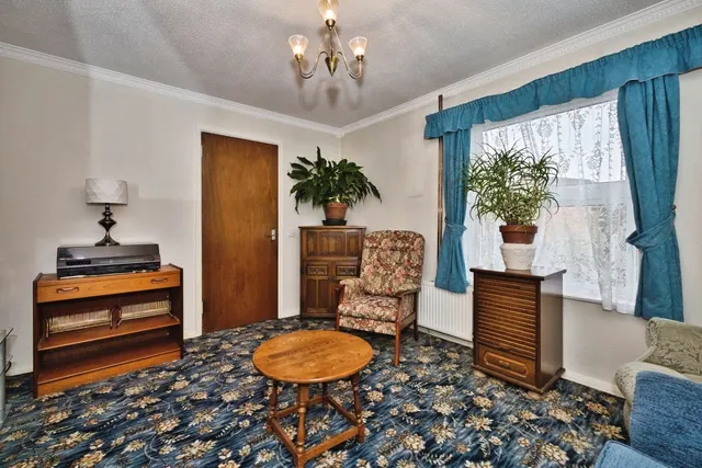 St. Brides Close, Glastonbury, BA6, photo 3