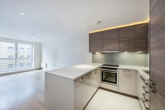 Octavia House, Imperial Wharf, photo 1