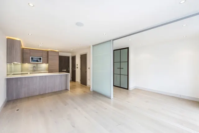 Photo 3 — Octavia House, Imperial Wharf