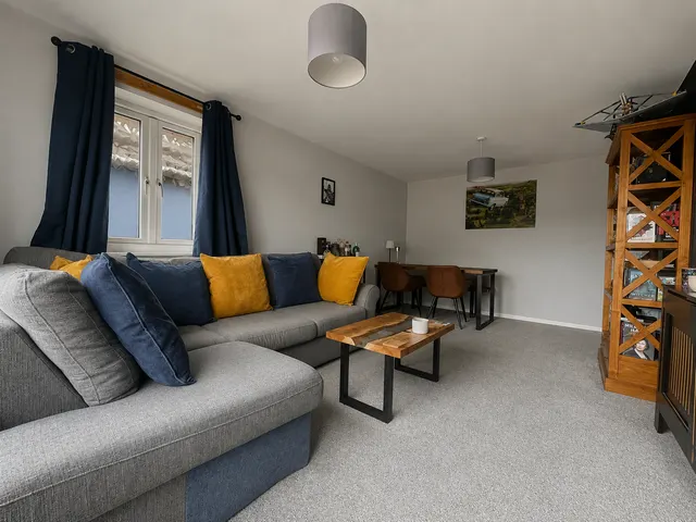 Bramley Road, Bournemouth, BH10, photo 2