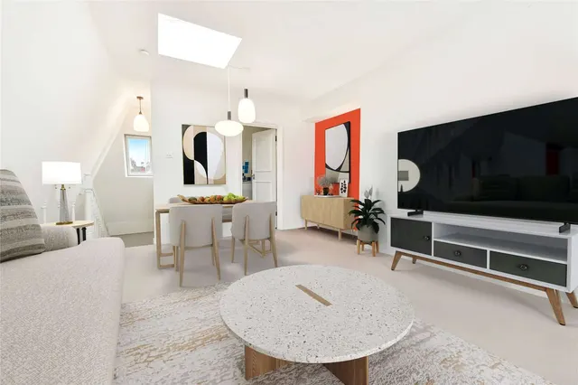 Photo 2 — West Warwick Place, London, SW1V 2DH
