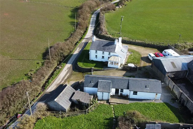 Llangwnadl, Llyn Peninsula, LL53, photo 2