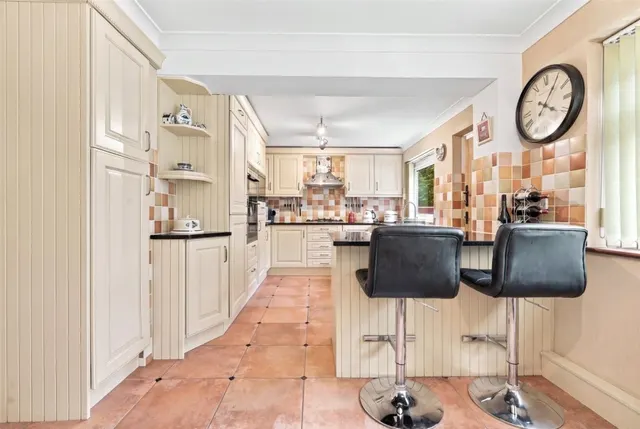 with 4 bedrooms in Little Hadham, Ware, SG11, photo 2