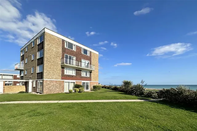 Rustington, Littlehampton, BN16, photo 2