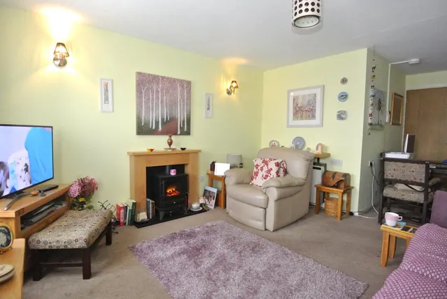 Photo 3 — Berryscroft Road, Staines-Upon-Thames, Surrey, TW18 1NA