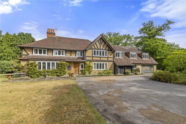 Grenville Road, Shackleford, Godalming, Surrey, GU8 6AX, photo 1