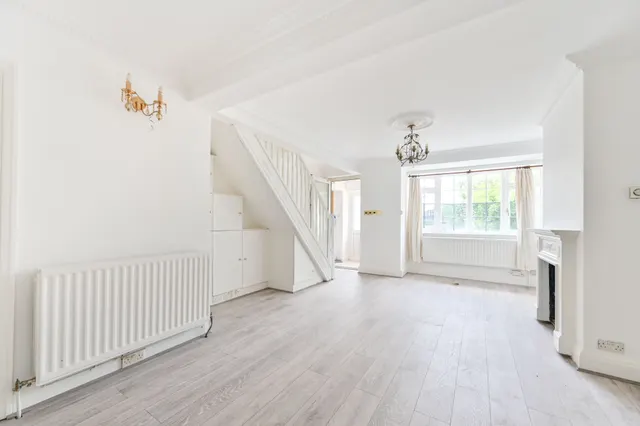 5 bedroom house — 146 Empire Road, Greenford