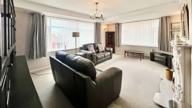 Barnston Way, Burton Upon Stather, photo 3