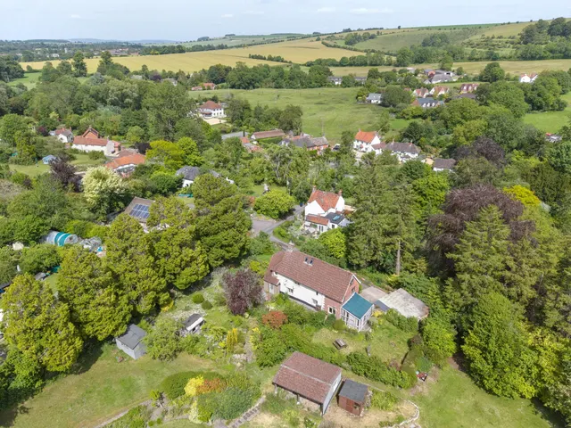 Rickbarton, West Lavington, SN10, photo 3