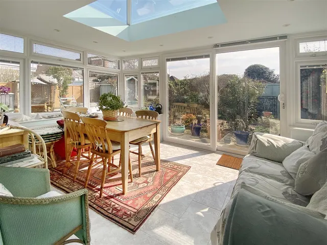 Glenville Road, Rustington, photo 2