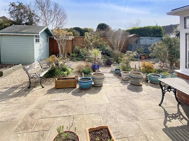 Glenville Road, Rustington, photo 3