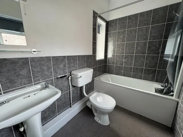 Nelson Street, Whittington Moor, S41, photo 2