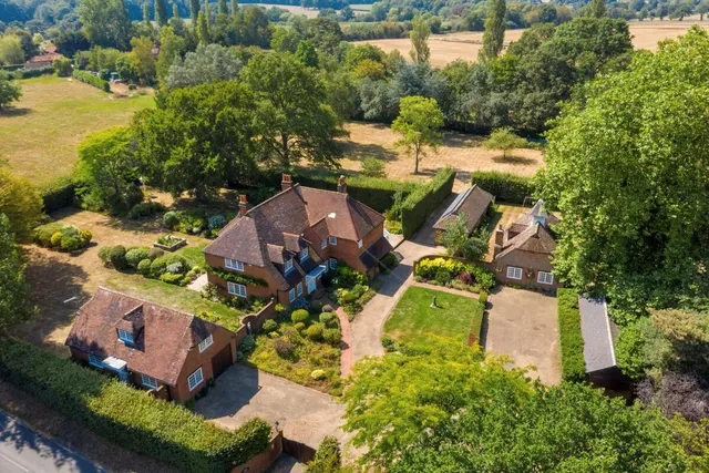 Old Lane, Cobham, KT11, photo 2