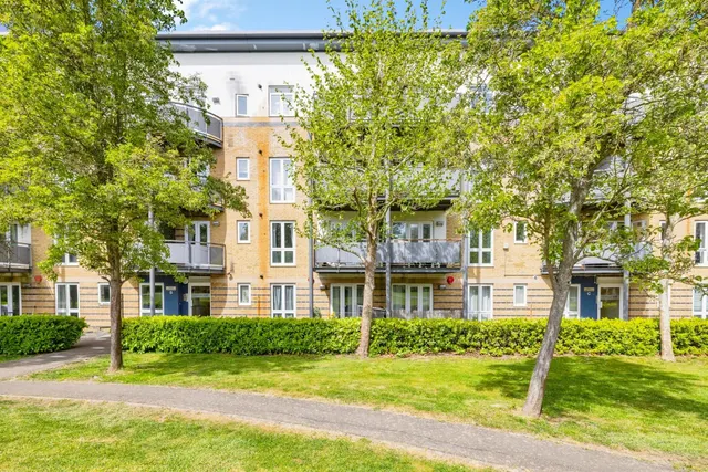 Modena Mews, Watford, photo 1