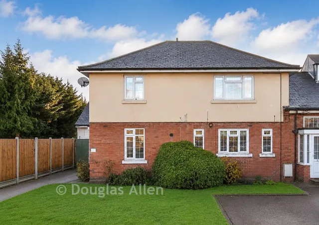 Wood Lane, Hornchurch, RM12, photo 1