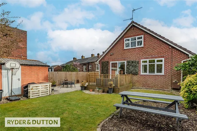 Rochdale Road, High Crompton, OL2, photo 2