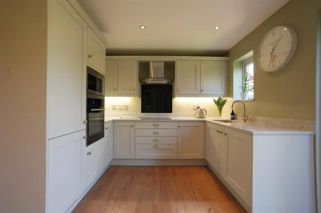 Royd Lane, Millhouse Green, photo 3