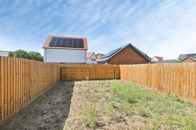 Photo 2 — Swanton Drive, Dereham