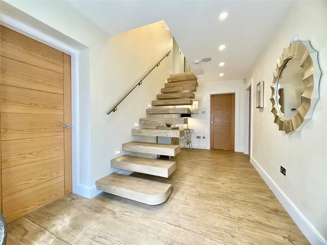 Preston New Road, Samlesbury, PR5, photo 2