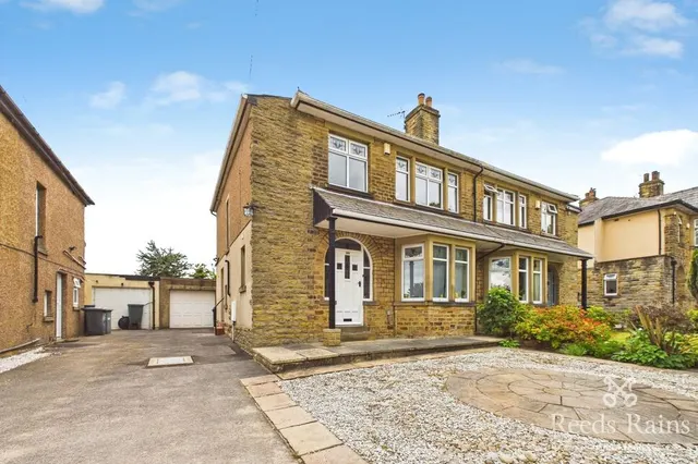 Whitechapel Road, Scholes, West Yorkshire, BD19, photo 1