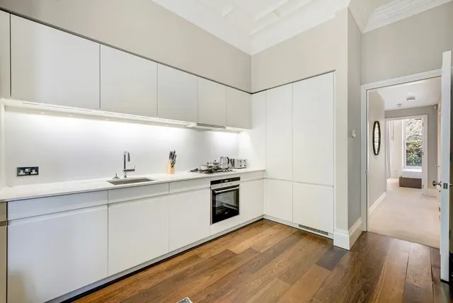 Photo 3 — Lower Sloane Street, Chelsea, London, SW1W 8BJ