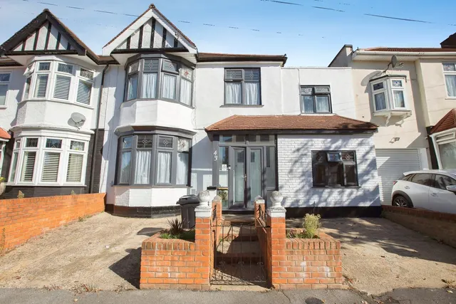 Hastings Avenue, Ilford, IG6, photo 1