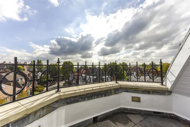Belsize Lane, London, NW3, photo 2