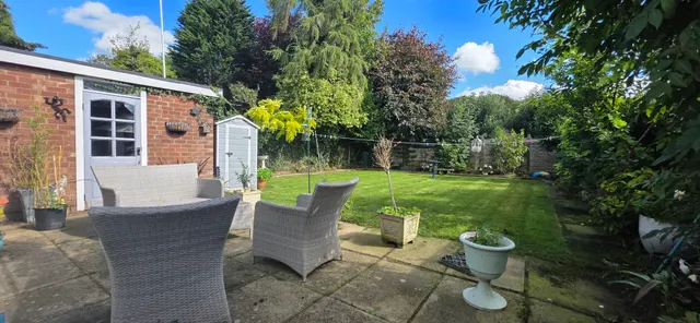 Compstall Road, Romiley, SK6, photo 2