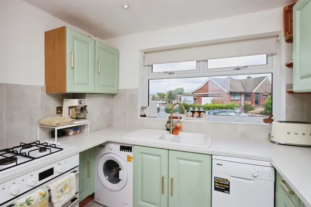 Photo 2 — Kynance Crescent, Brinsworth, Rotherham