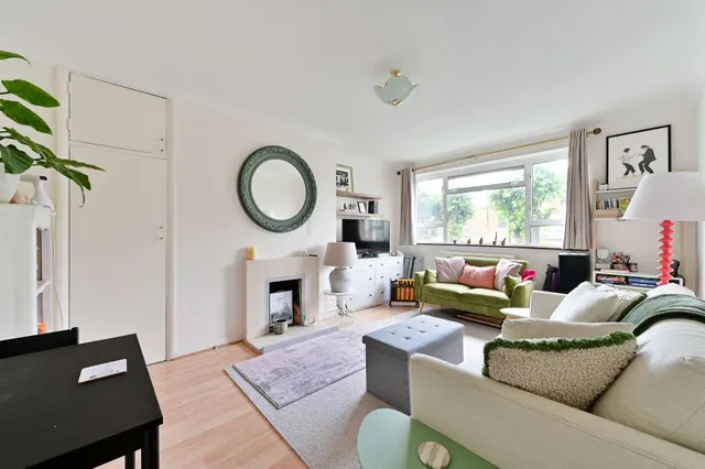 Flat 5, 16 Princes Road, London, photo 1