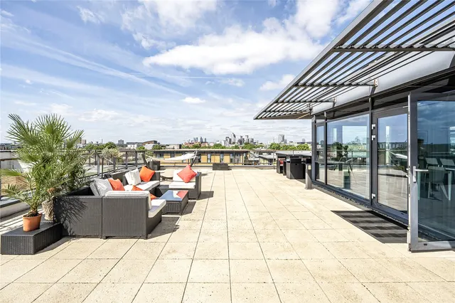 Spa Road, London, SE16, photo 1