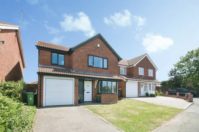 Rydal Way, Eastbourne, photo 1