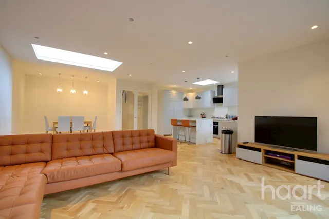 Huxley Gardens, London, NW10, photo 2