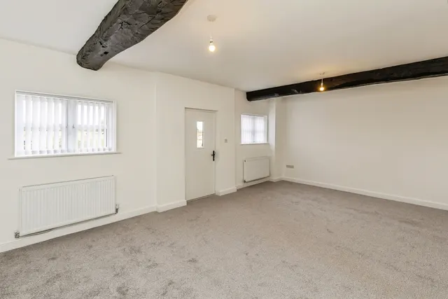 Thornton Green Lane, Thornton-le-Moors, CH2, photo 3
