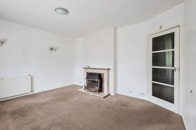 Photo 3 — Millbrook Avenue, Denton, Manchester, Greater Manchester, M34