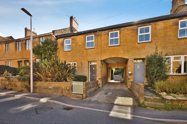 High Street, Stoke-Sub-Hamdon, TA14, photo 1