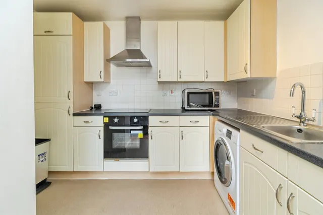 Wetherburn Court, Bletchley, MK2, photo 2