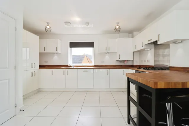 Snowdrop Drive, Emersons Green, BS16, photo 3