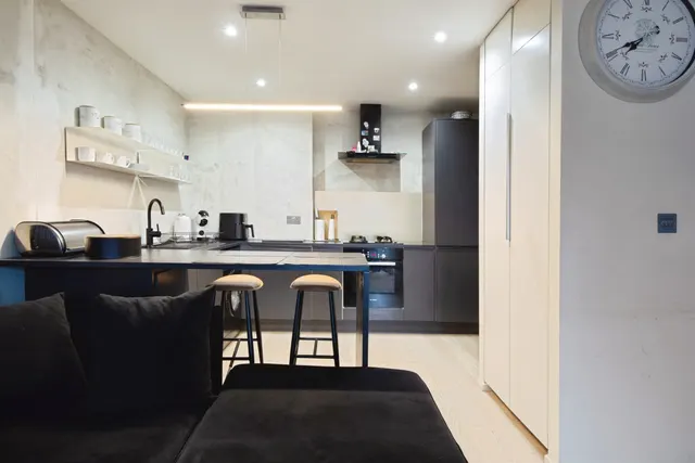 Spring Place, Barking, IG11, photo 1