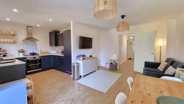 Hoadley Road, Horley, RH6, photo 2
