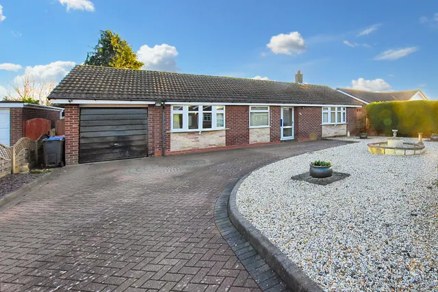 Shores Green Drive, Wincham, CW9, photo 1